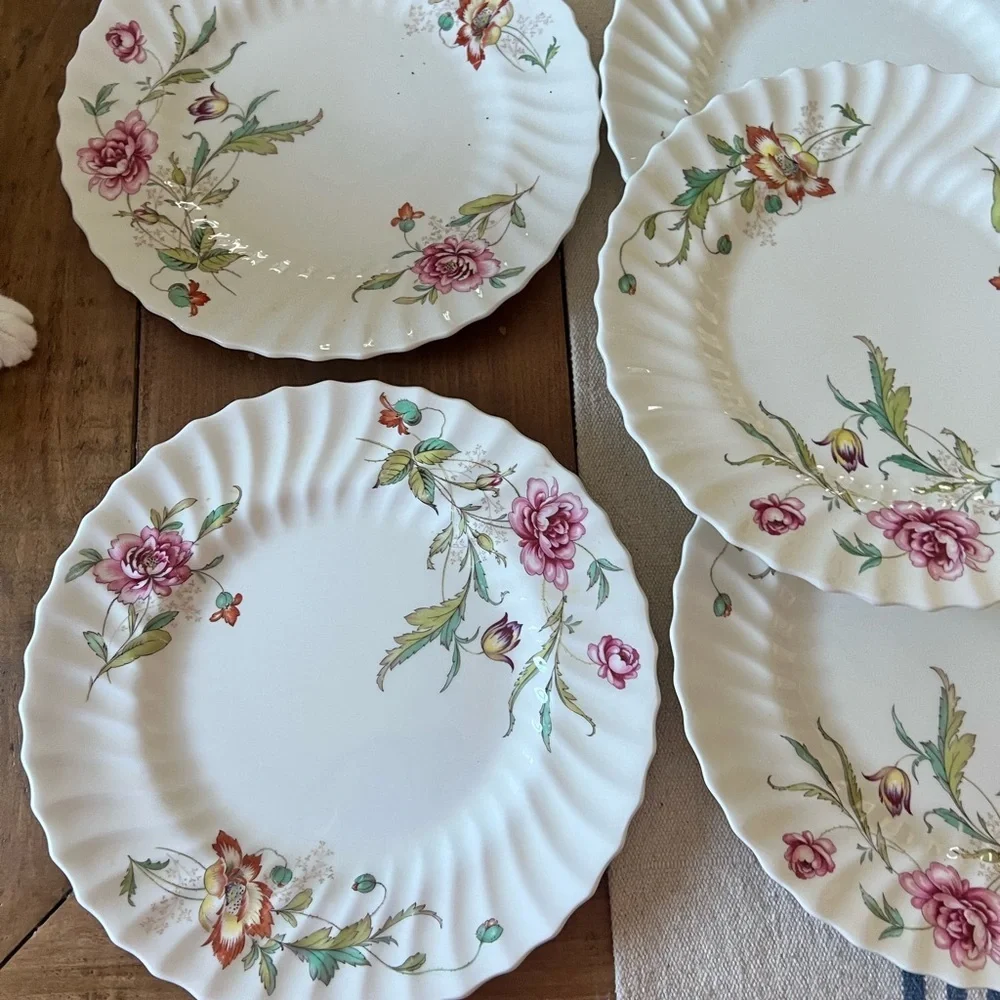 7 Royal Doulton Clovelly Floral Bone China Dinner Plates 10.5” Made in England